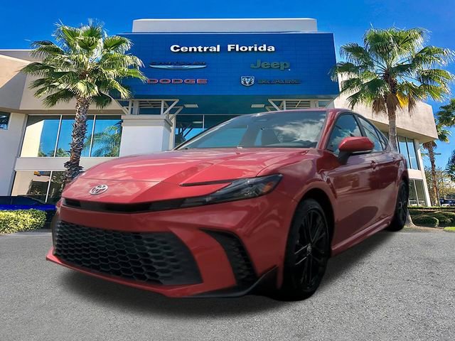 Used 2025 Toyota Camry SE image 9