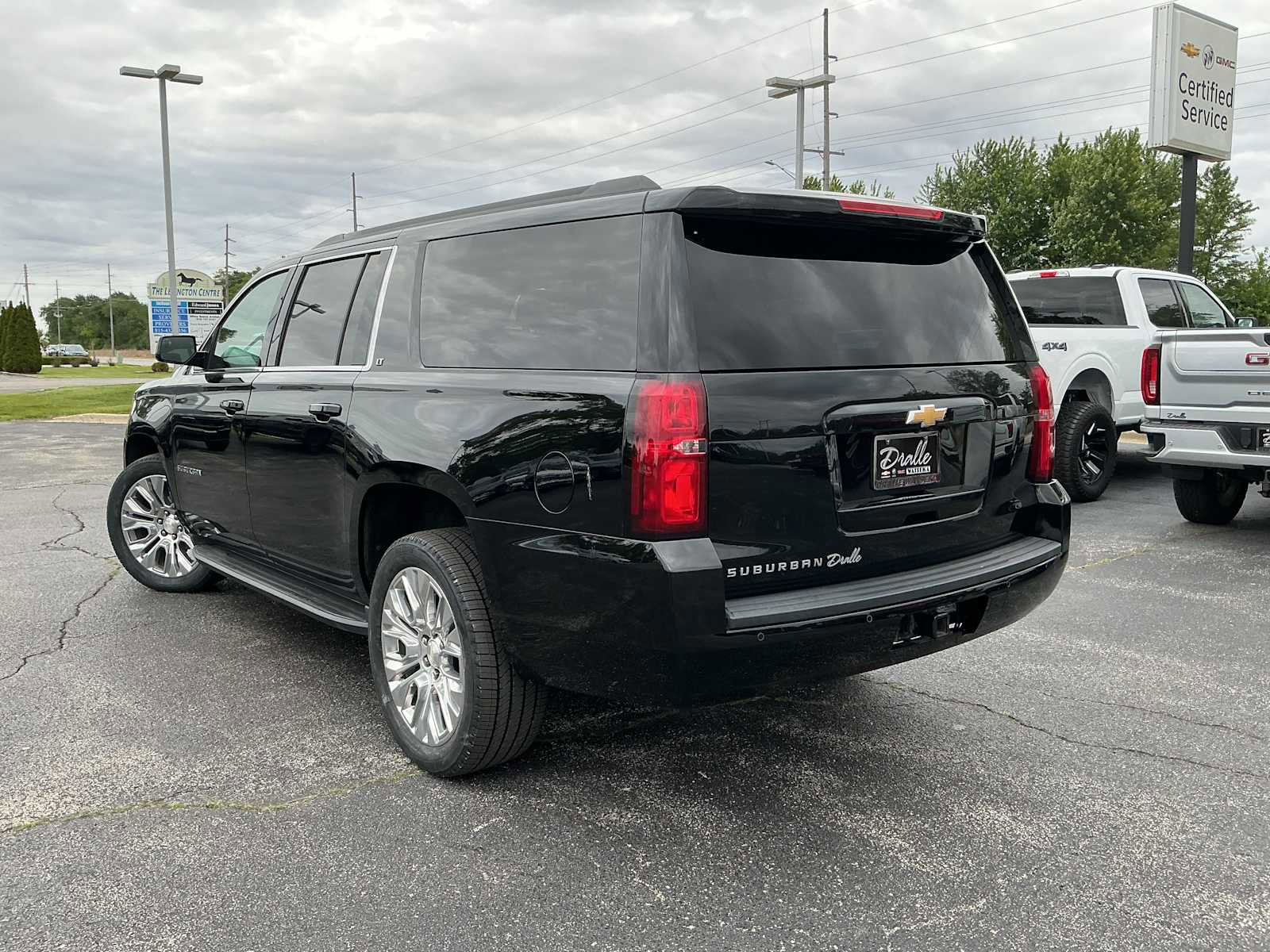 Used 2019 Chevrolet Suburban LT AWD/4WD image 5