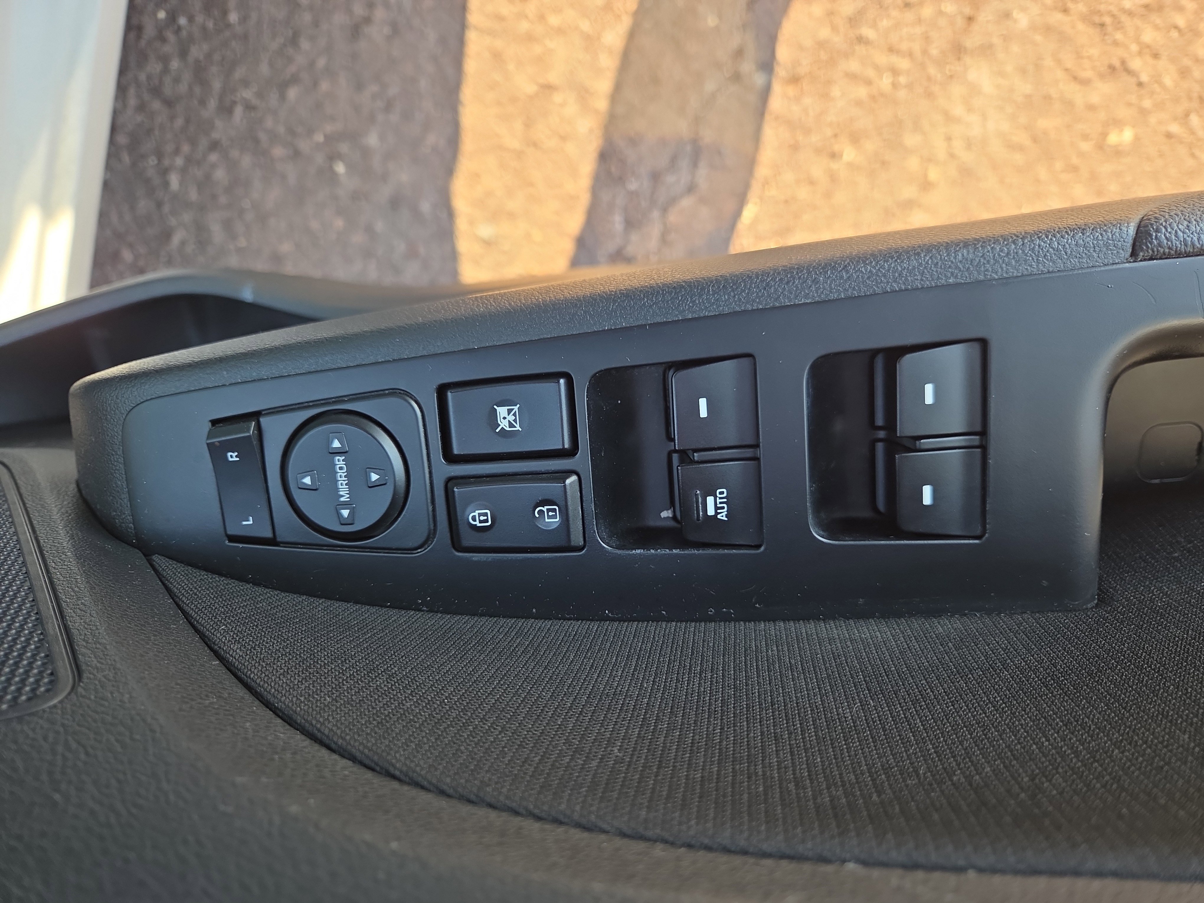 Used 2017 Hyundai Elantra Value Edition w/ Cargo Package image 31