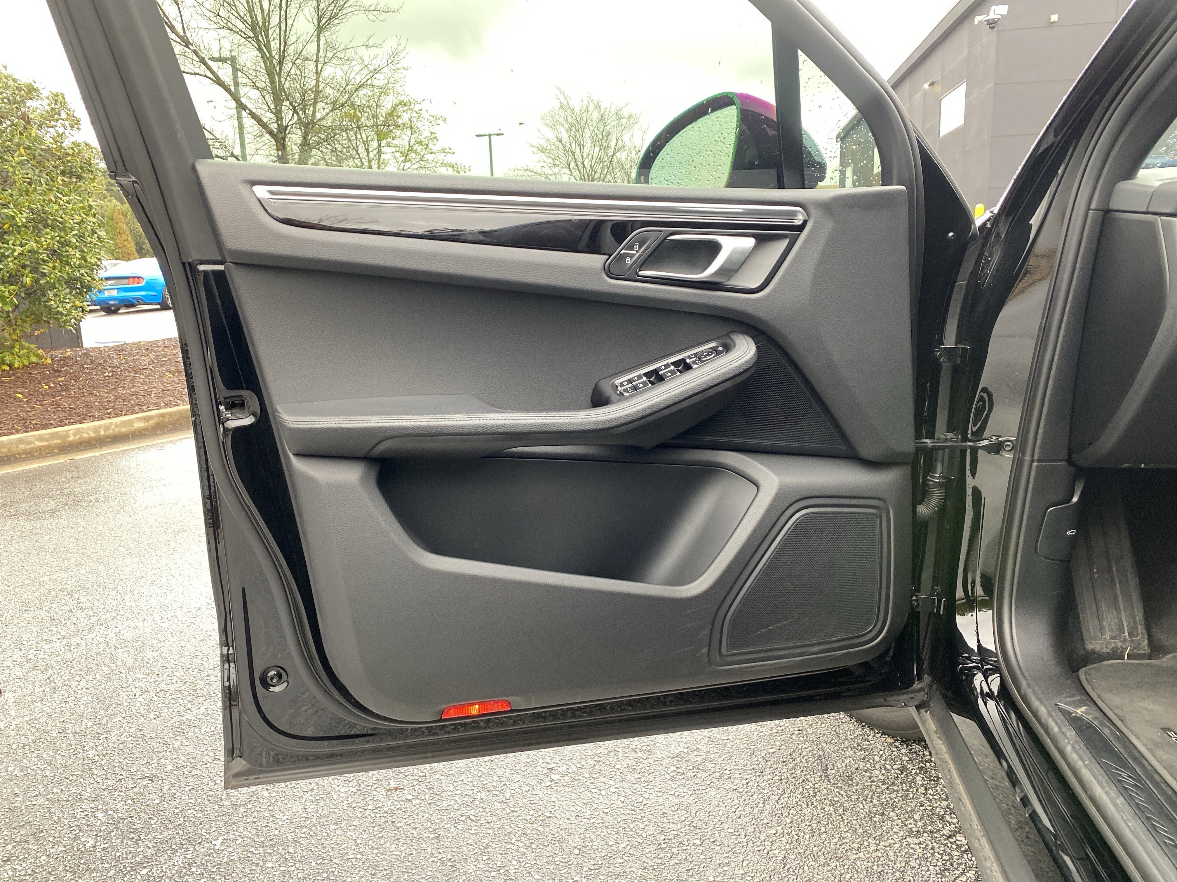 Used 2023 Porsche Macan image 21