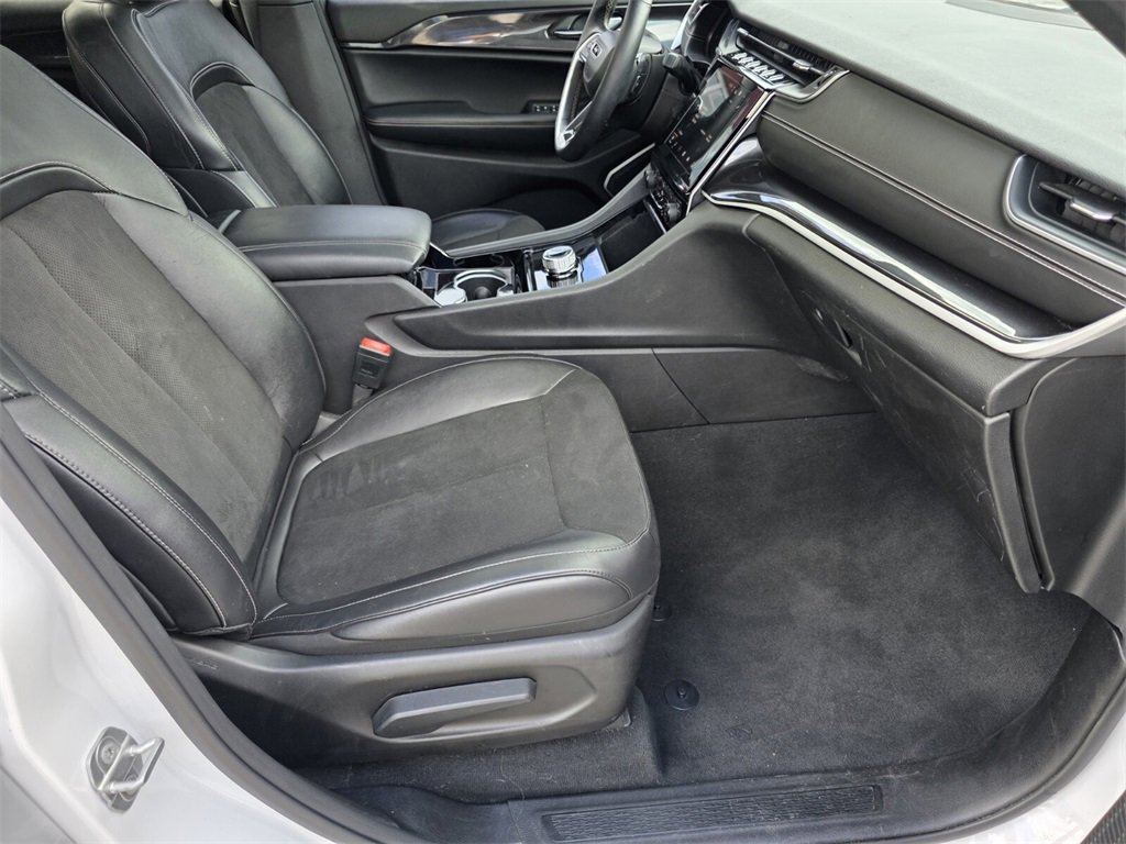 Used 2022 Jeep Grand Cherokee Altitude image 30