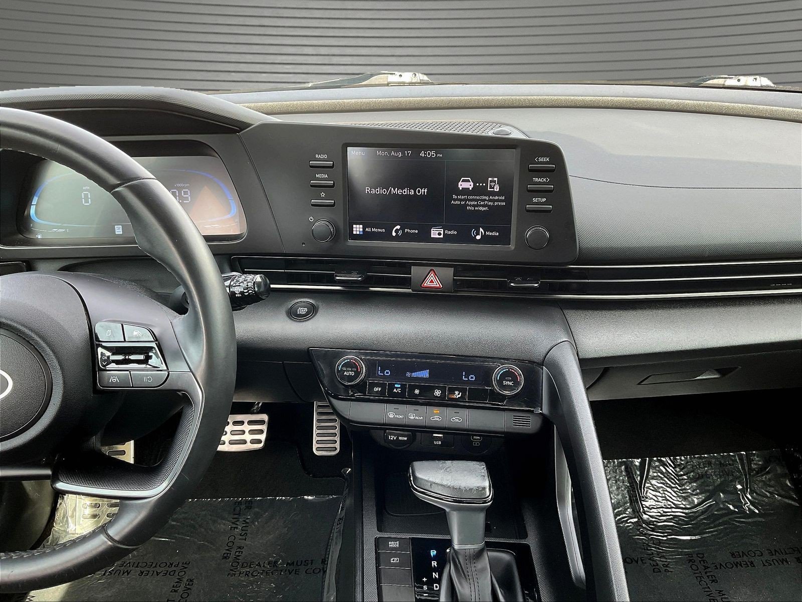 Used 2025 Hyundai Elantra Sport FWD image 11