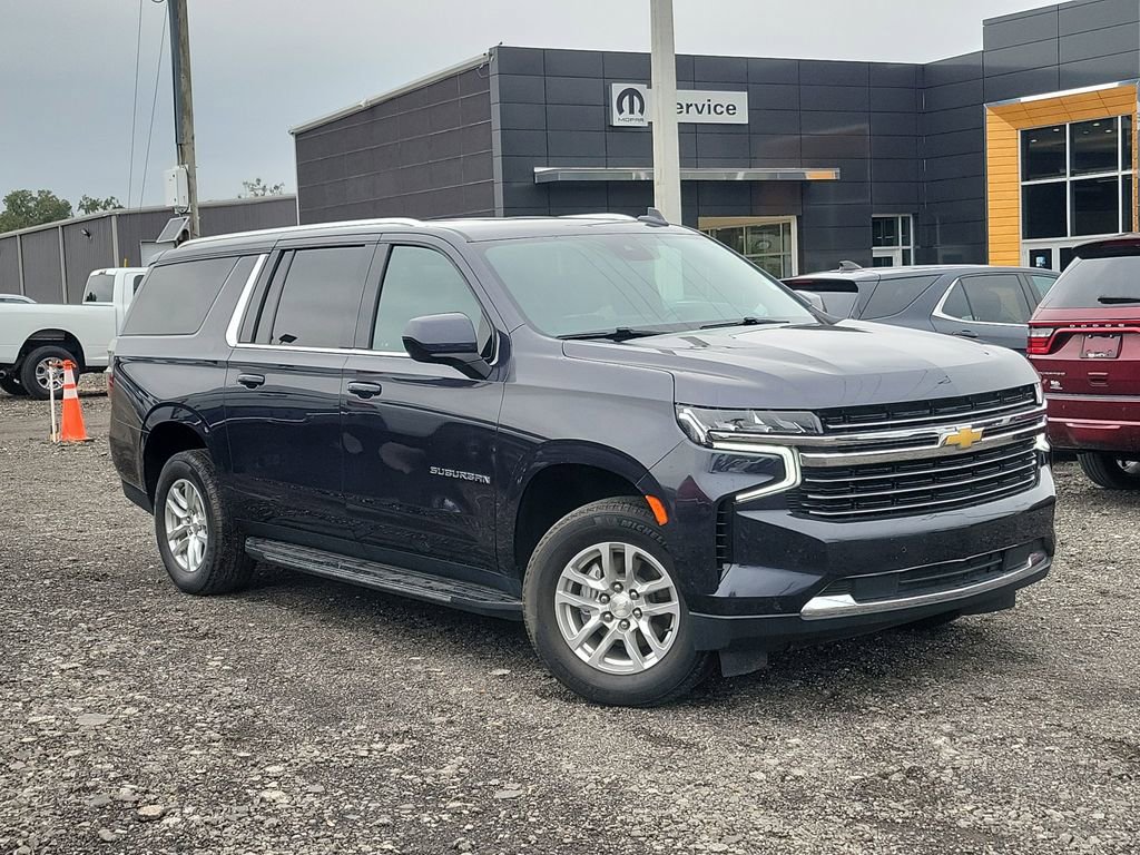 Used 2023 Chevrolet Suburban LT RWD image 38