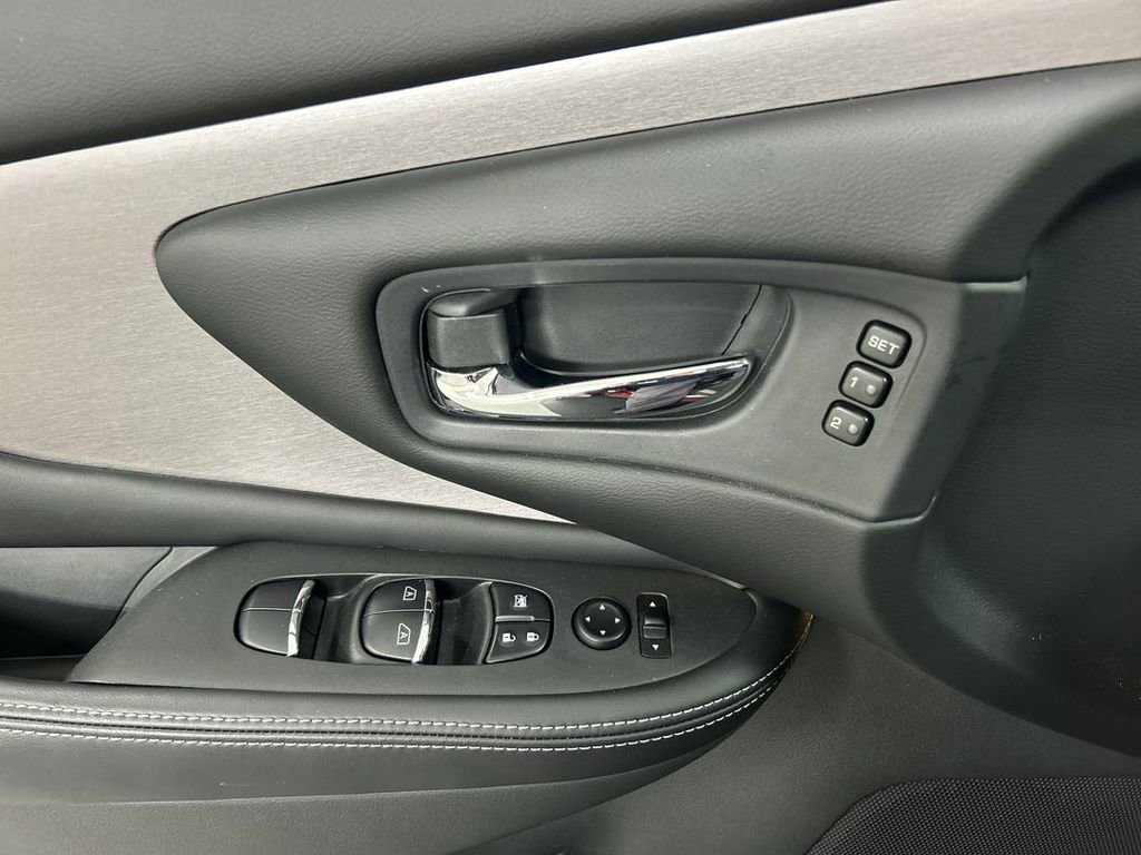Used 2023 Nissan Murano SL w/ SL Moonroof Package image 11