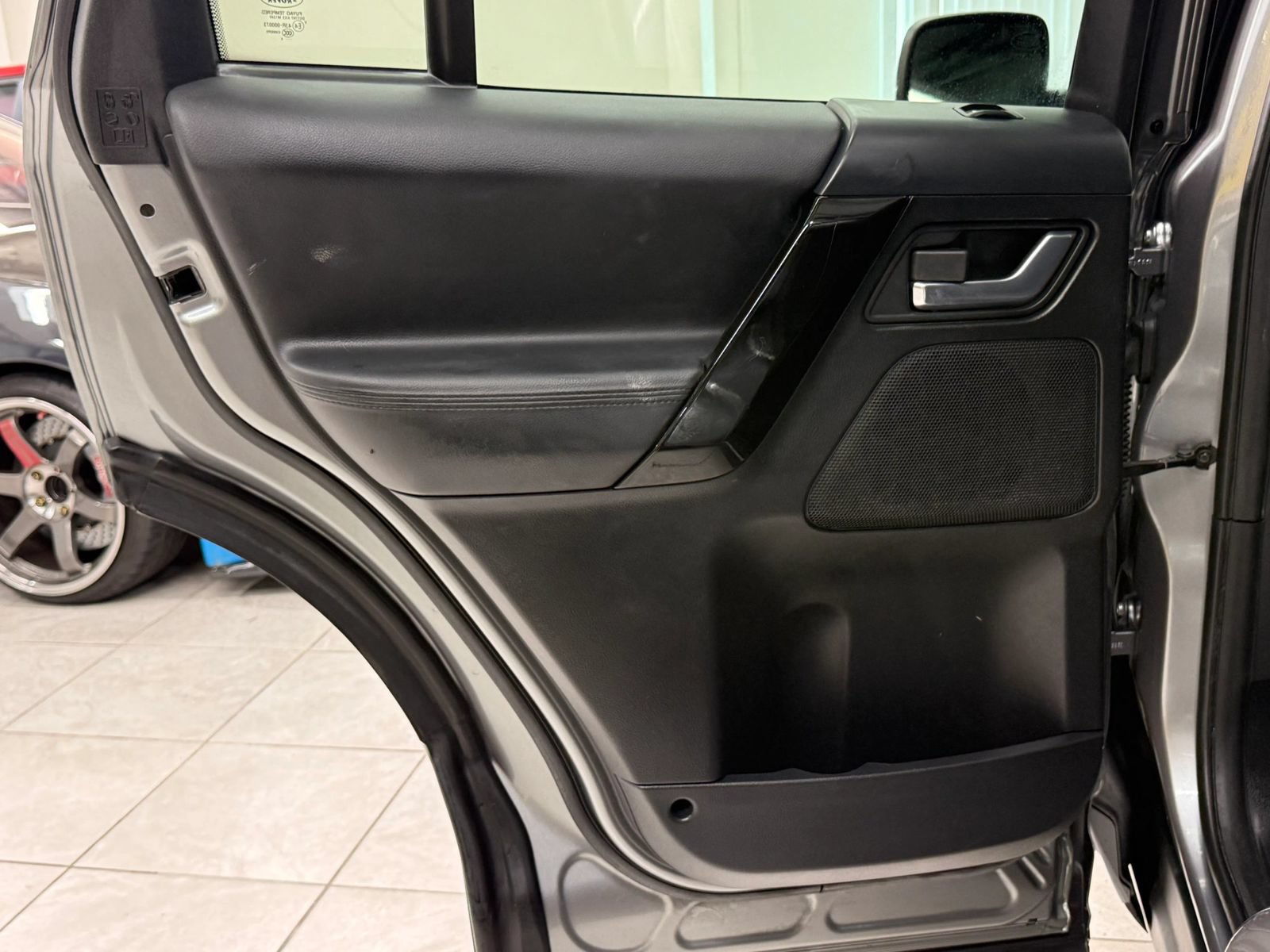 Used 2015 Land Rover LR2 HSE AWD/4WD image 17