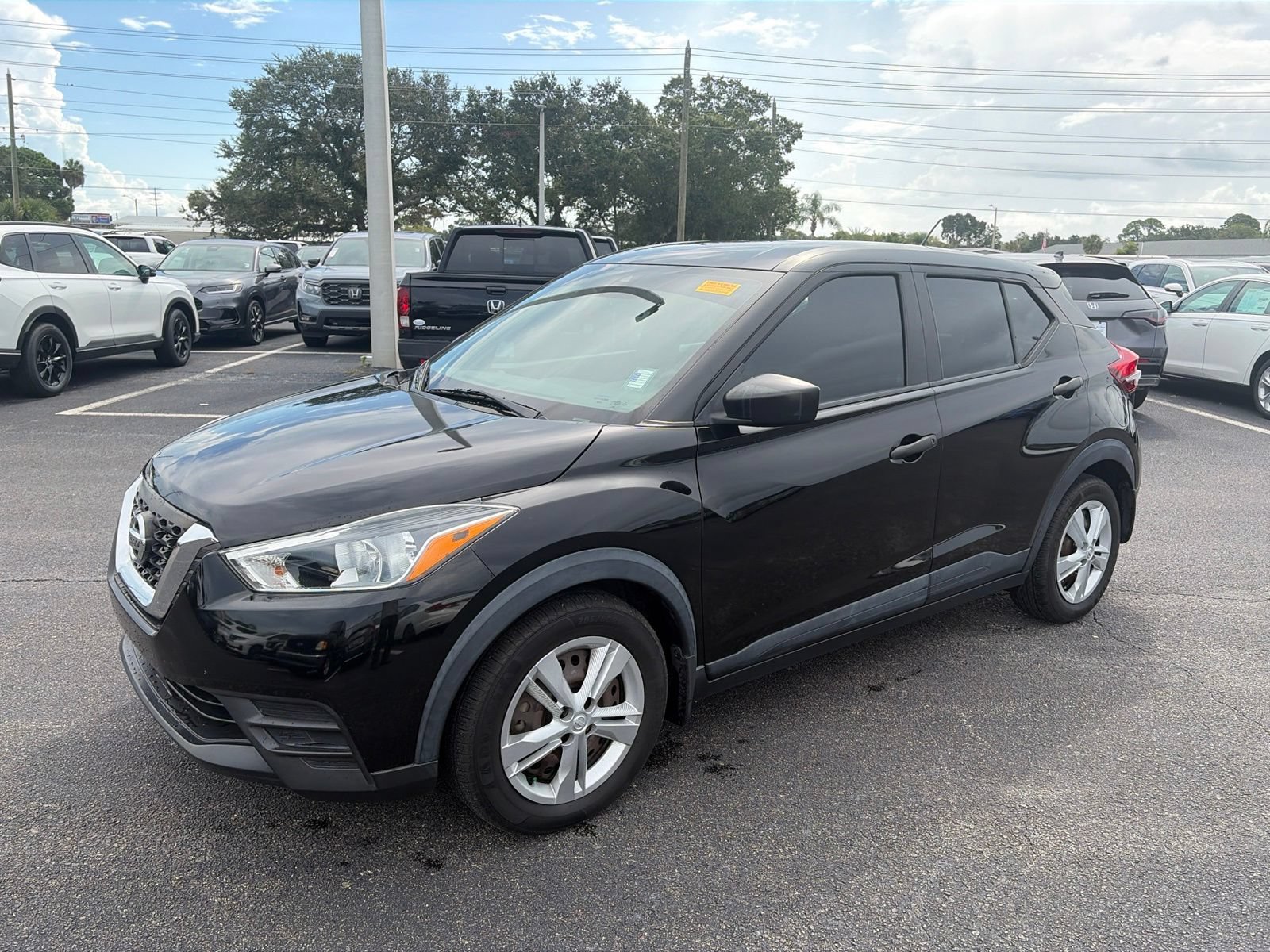Used 2020 Nissan Kicks S FWD image 3
