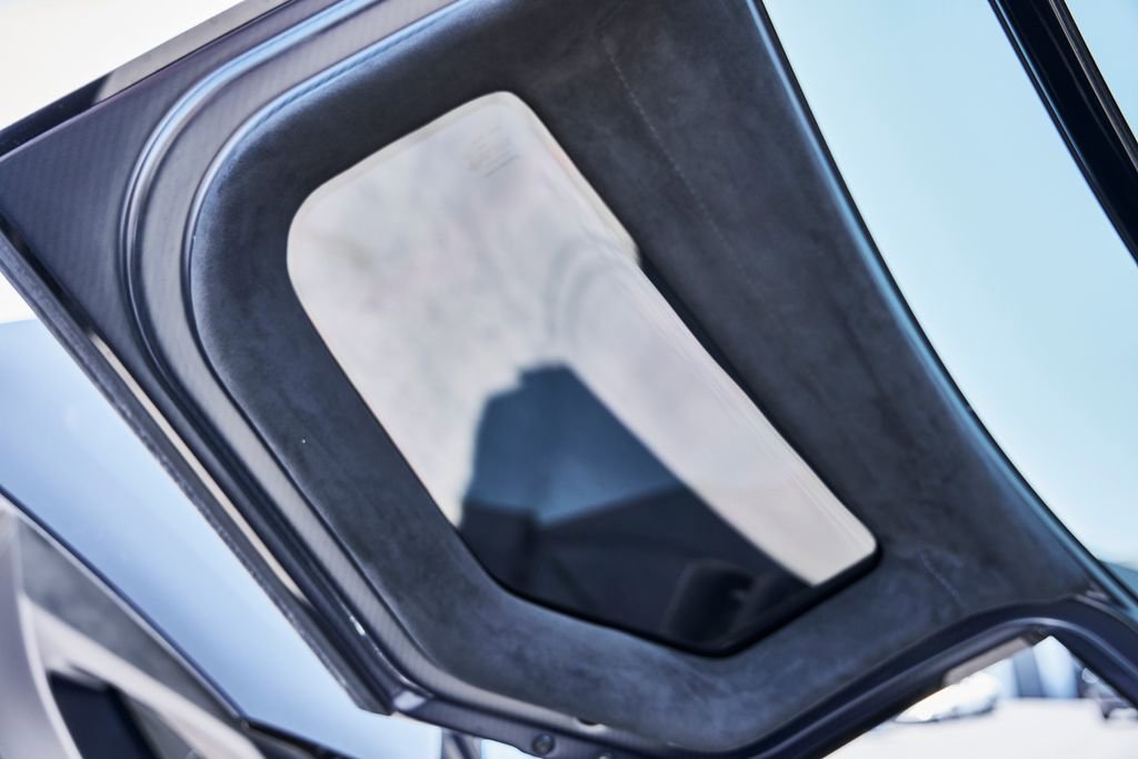 Used 2019 McLaren Senna RWD image 78