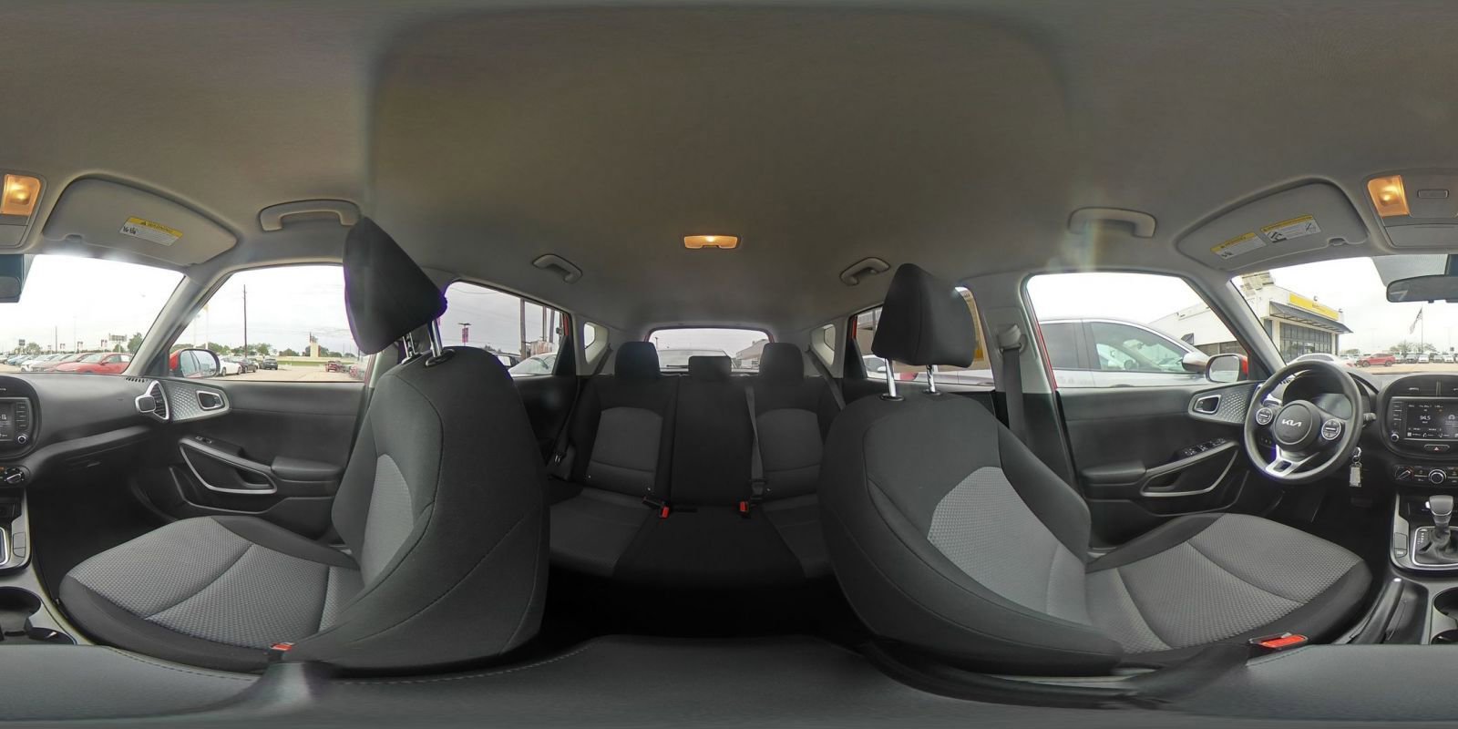 Used 2025 Kia Soul LX w/ LX Technology Package FWD image 40