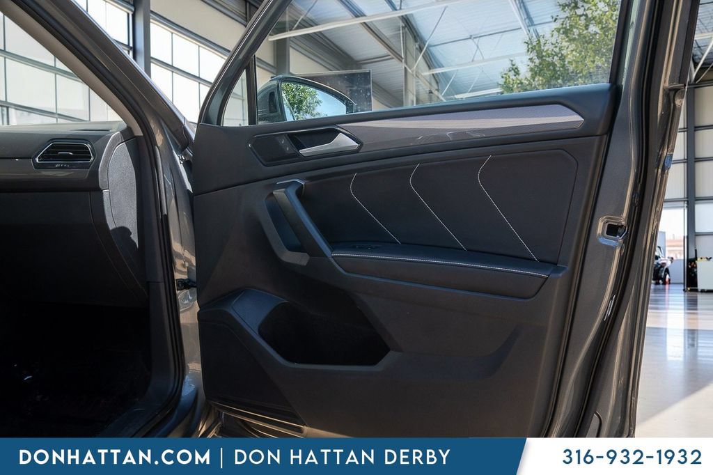 Used 2024 Volkswagen Tiguan SE AWD/4WD image 24