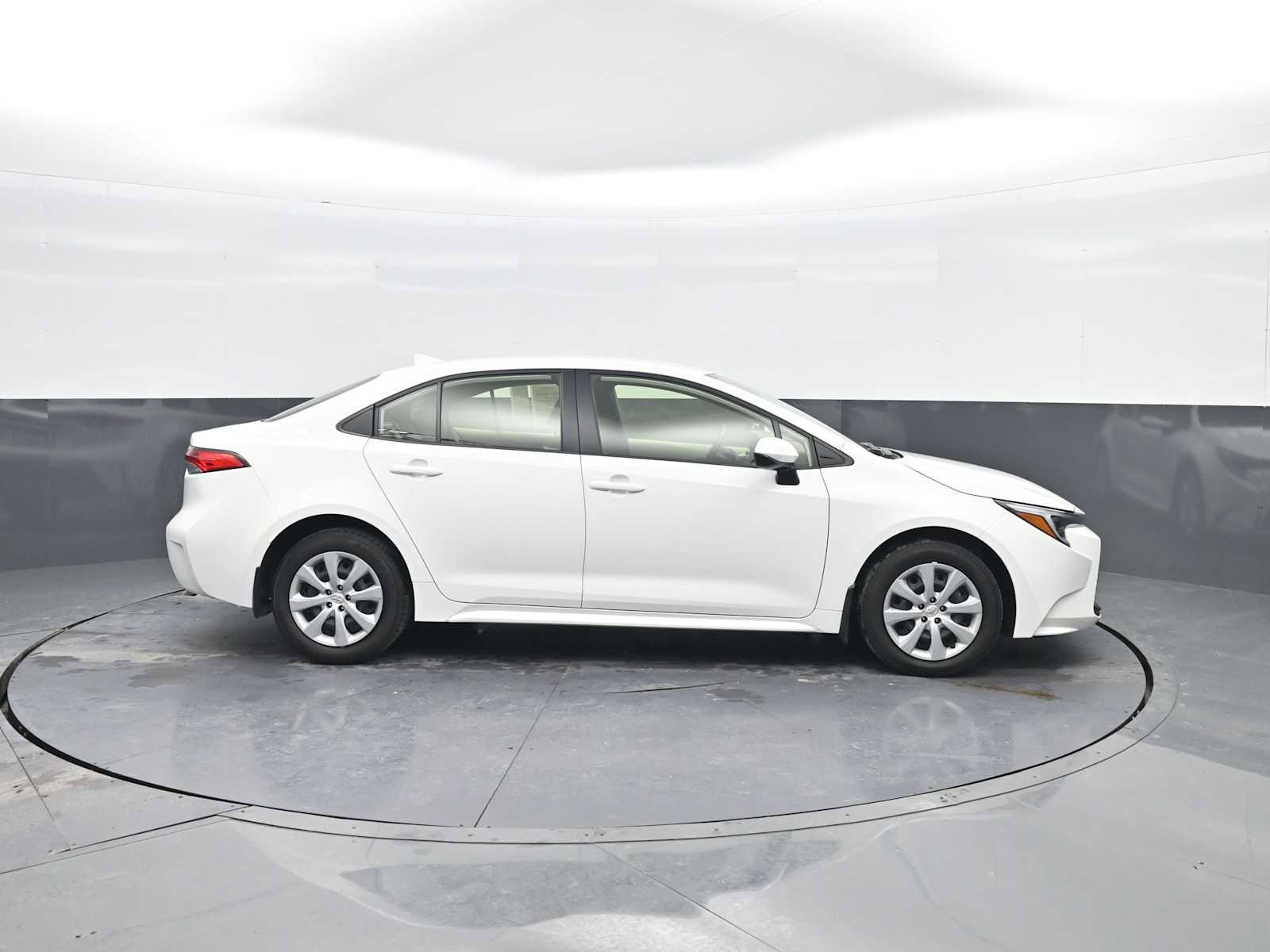 Used 2024 Toyota Corolla LE image 9