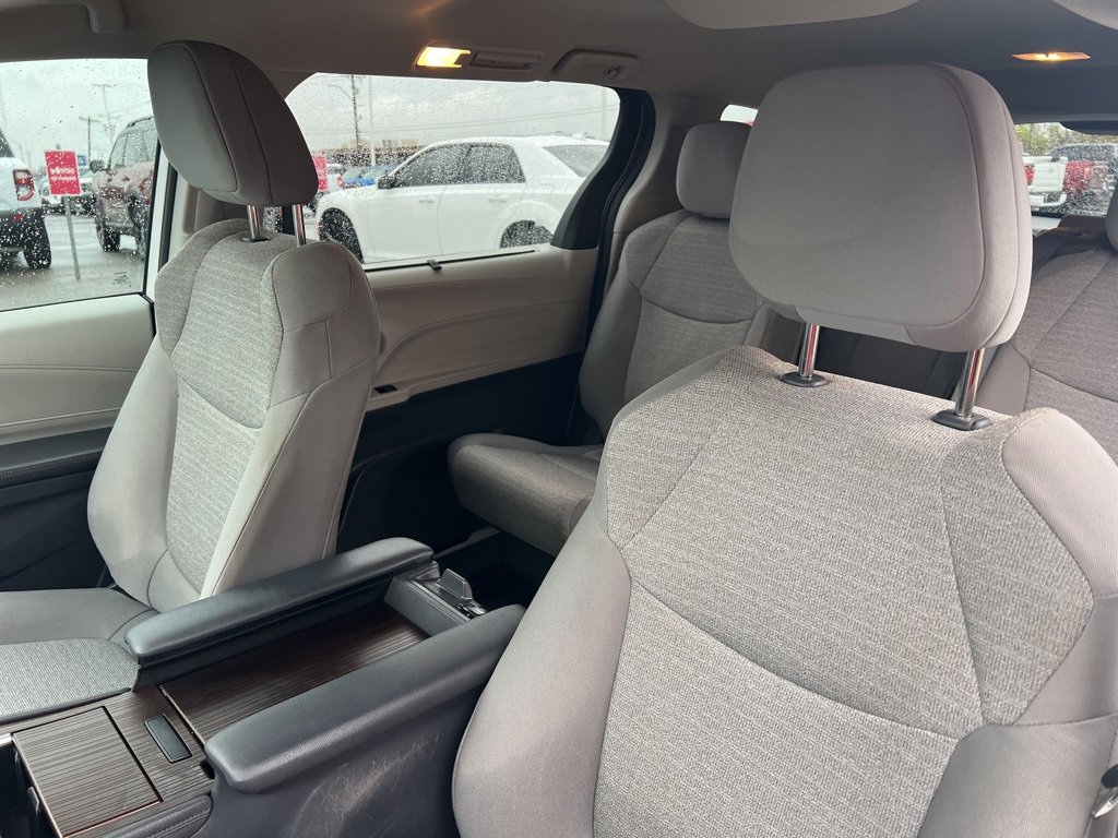 Used 2021 Toyota Sienna LE image 12