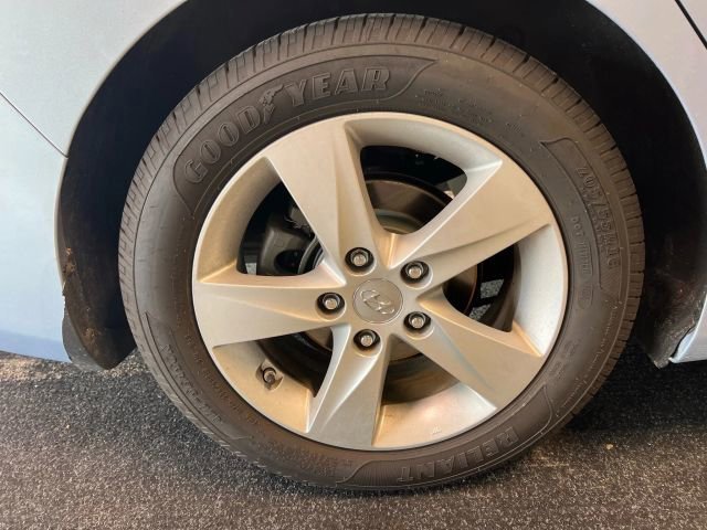 Used 2012 Hyundai Elantra GLS w/ Preferred Pkg 3 image 17