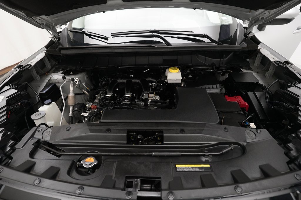 Certified 2024 Nissan Pathfinder SV image 3