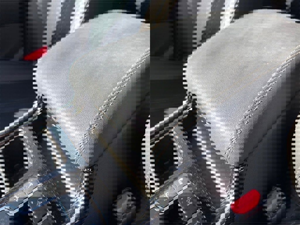 Used 2023 Kia Sorento SX image 16