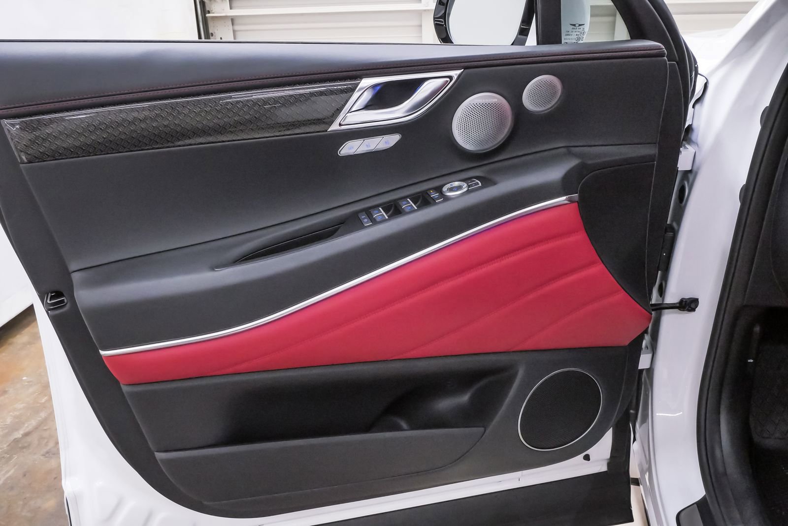 Used 2025 Genesis GV80 3.5T e-SC image 24