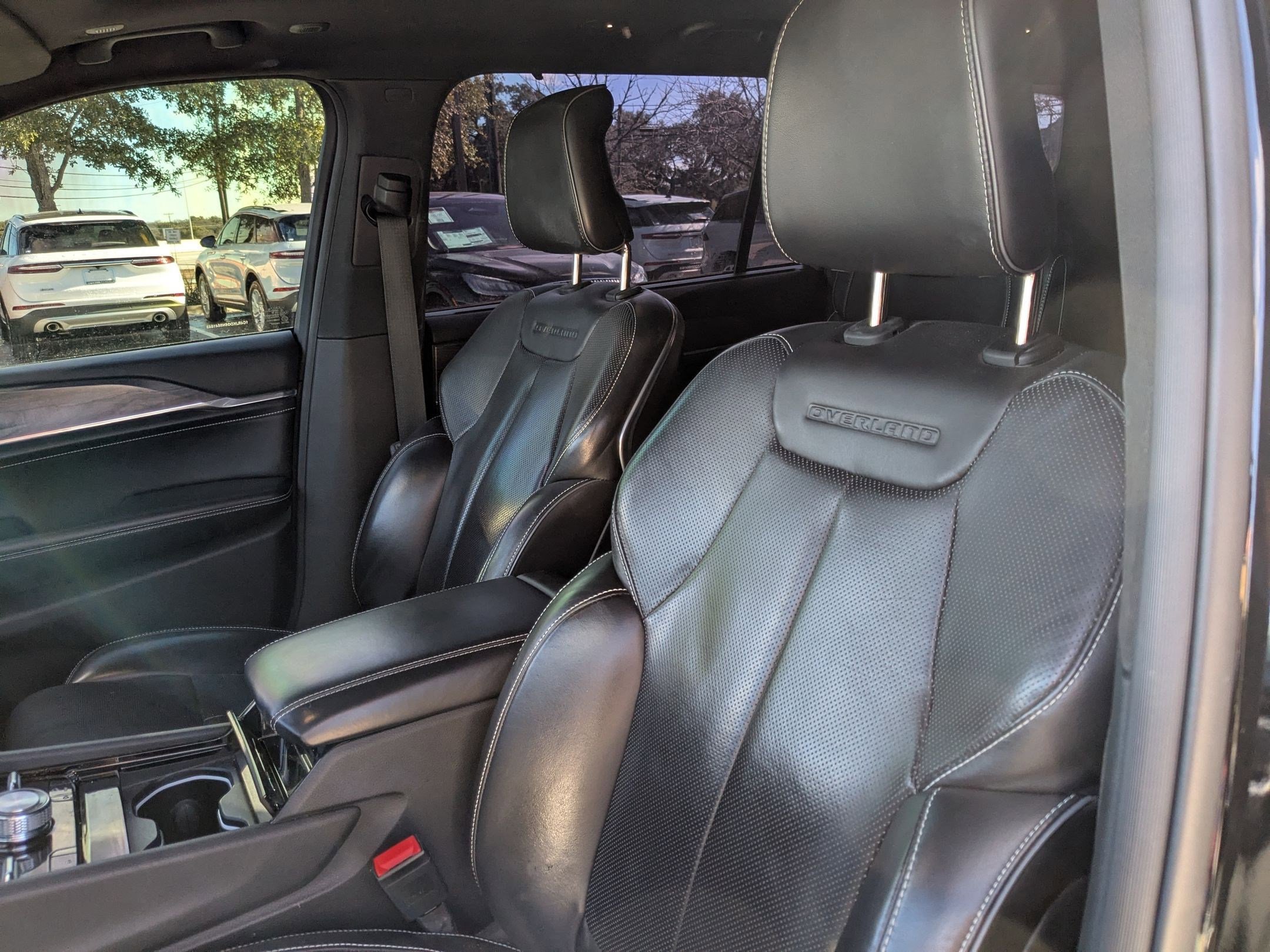 Used 2022 Jeep Grand Cherokee L Overland w/ Advanced Protech Group III image 9