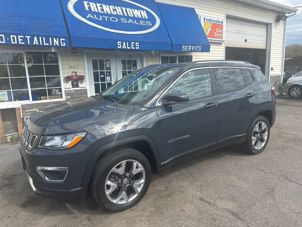 Used 2018 Jeep Compass Limited w/ Navigation Group AWD/4WD image 3