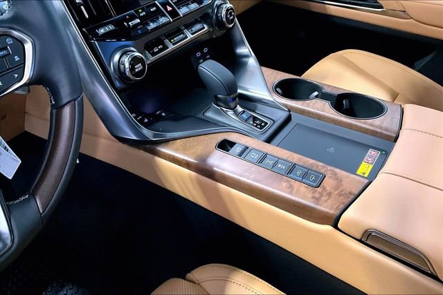 Certified 2025 Lexus LX 700h Luxury w/ Accessory Package (Z1) image 18