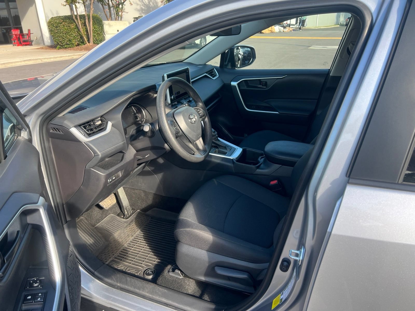 Used 2025 Toyota RAV4 LE FWD image 21