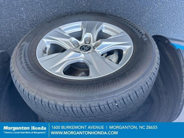 Used 2021 Toyota RAV4 XLE w/ Convenience Package image 13