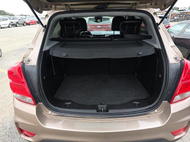 Used 2018 Chevrolet Trax LT w/ LT Convenience Package image 16