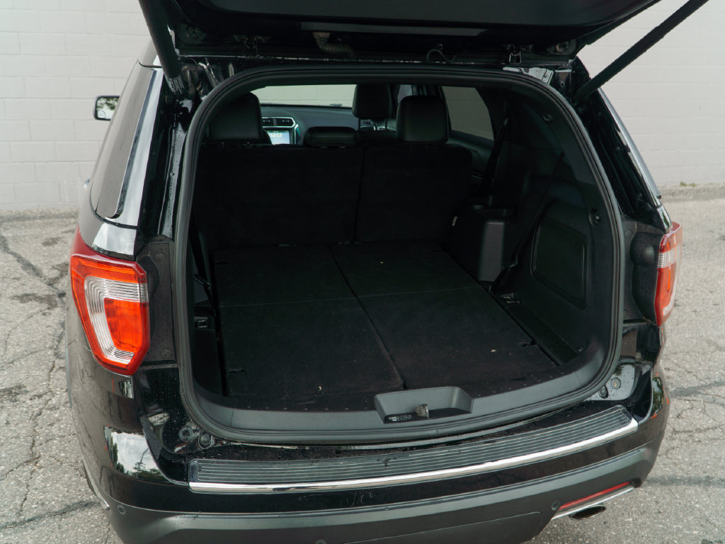 Used 2018 Ford Explorer Limited w/ Equipment Group 301A AWD/4WD image 14