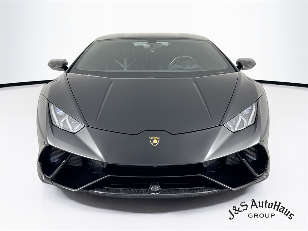 Used 2018 Lamborghini Huracan Performante AWD/4WD image 2