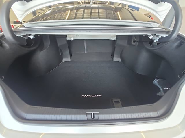 Used 2019 Toyota Avalon XLE w/ Moonroof Package FWD image 23