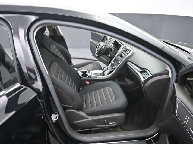 Used 2016 Ford Fusion SE w/ SE Cold Weather Package image 18