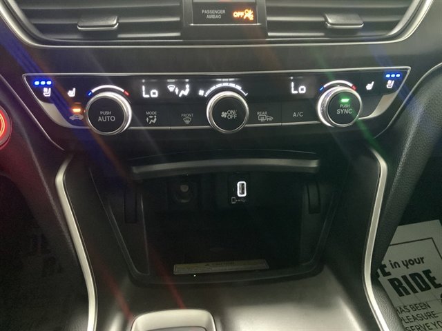 Used 2019 Honda Accord Touring image 39