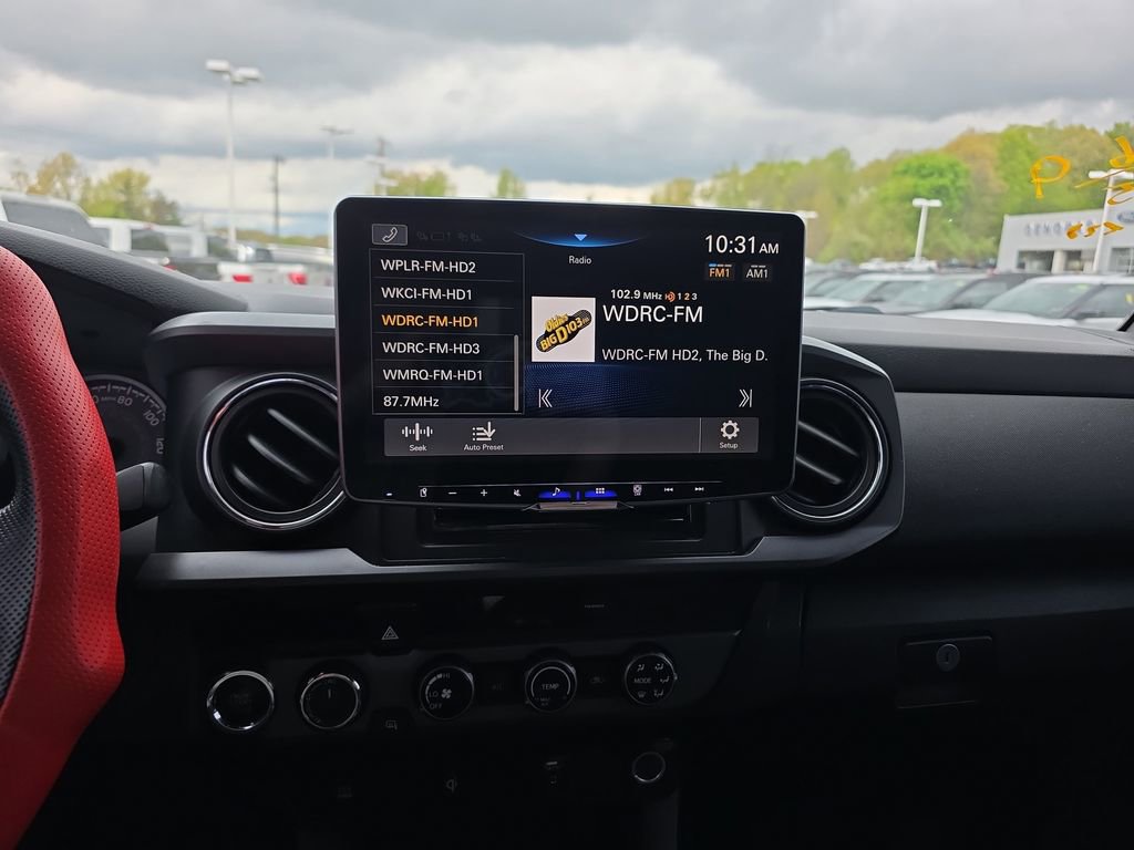 Used 2016 Toyota Tacoma TRD Sport AWD/4WD image 31