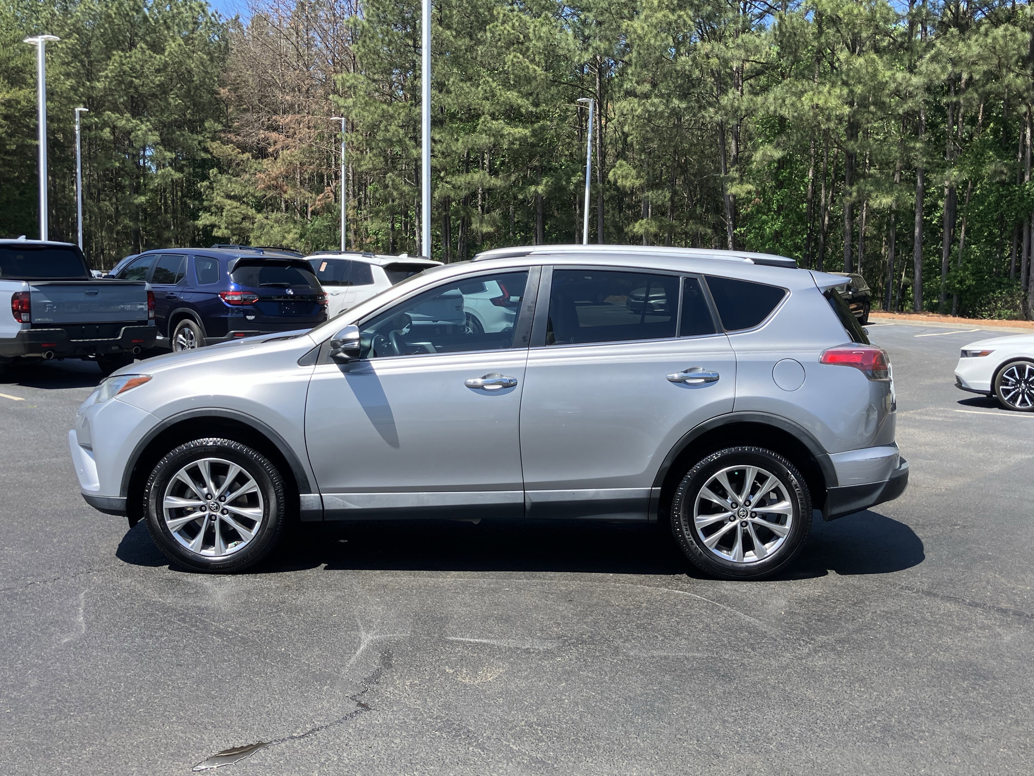 Used 2016 Toyota RAV4 Limited FWD image 7