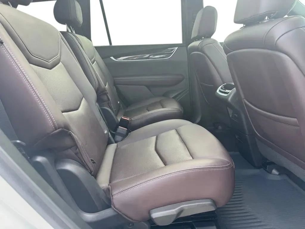 Used 2021 Cadillac XT6 Premium Luxury w/ LPO, Floor Liner Package image 17