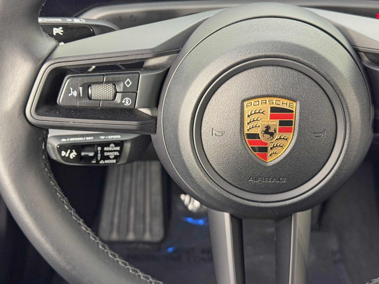 Used 2023 Porsche Taycan 4S w/ Premium Package image 19