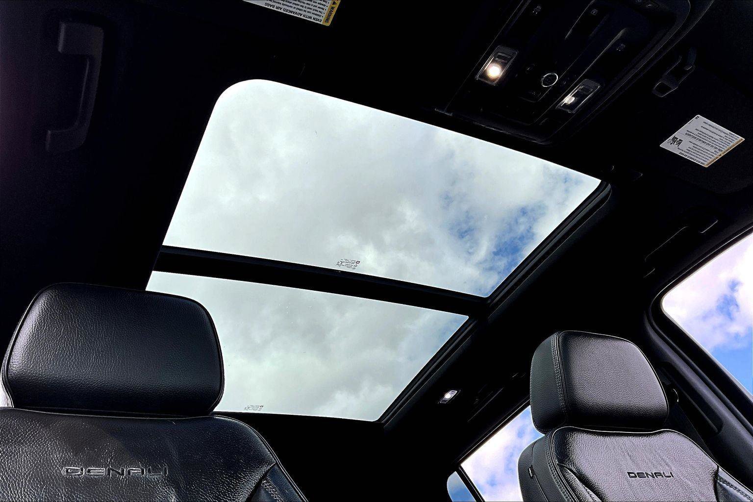 Used 2021 GMC Yukon XL Denali w/ Denali Premium Package image 23