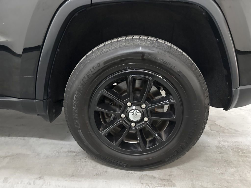 Used 2020 Jeep Grand Cherokee Laredo AWD/4WD image 62