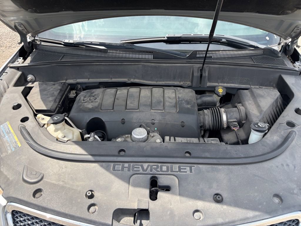 Used 2010 Chevrolet Traverse LT FWD image 33