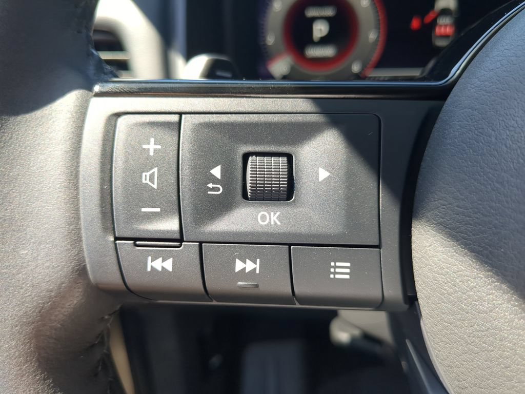 Used 2023 Nissan Rogue Platinum w/ Platinum Premium Package FWD image 29