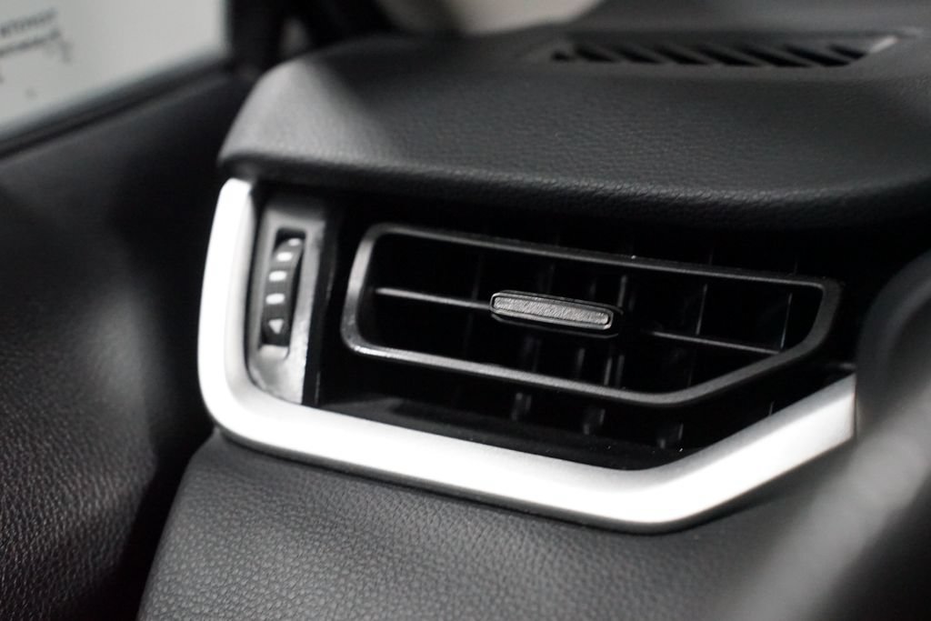 Certified 2025 Toyota RAV4 XLE FWD image 25