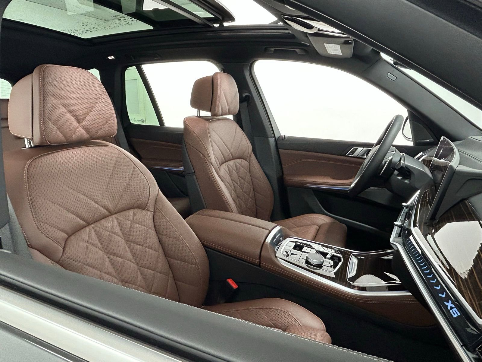 Used 2026 BMW X5 xDrive50e w/ Climate Comfort Package image 43