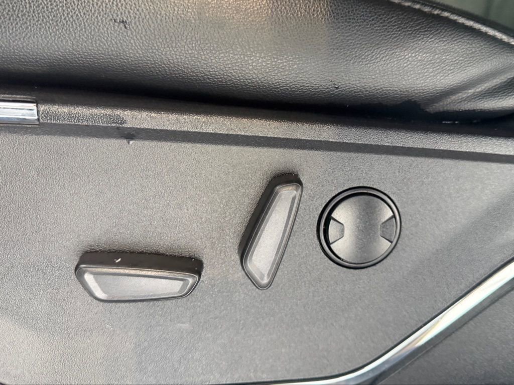 Used 2023 Ford F350 Lariat w/ Chrome Package image 23