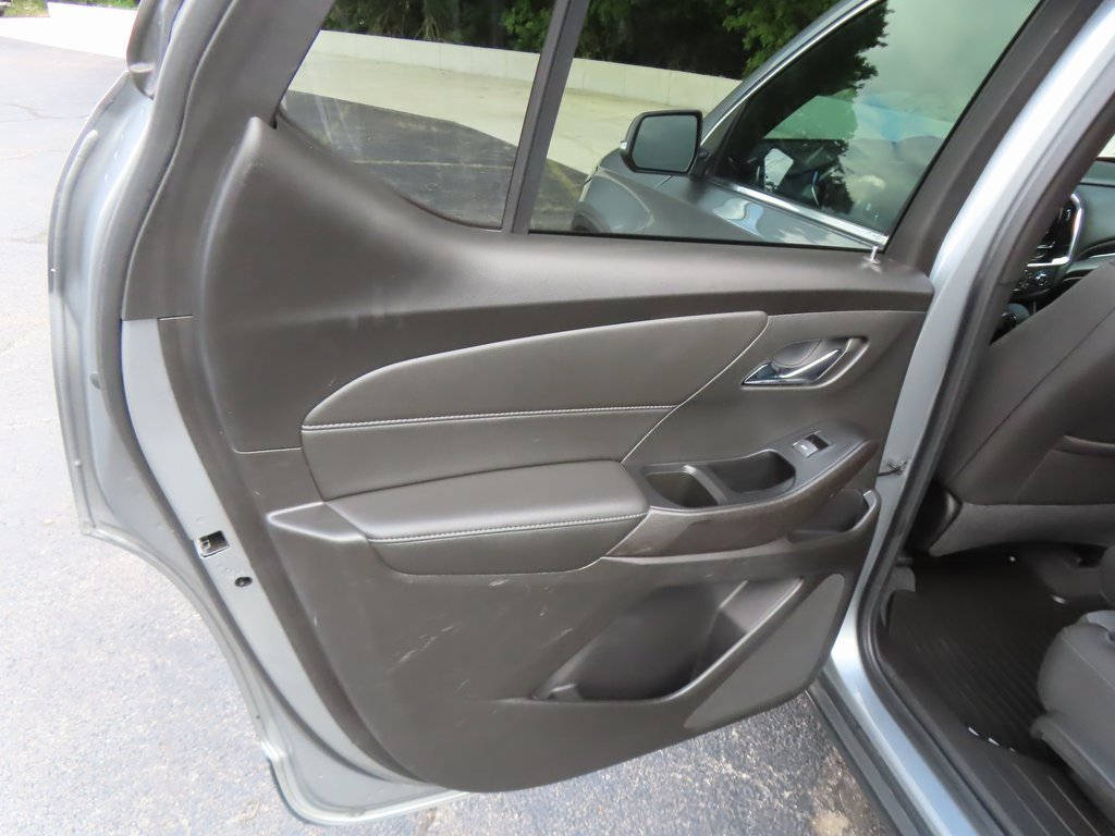Used 2023 Chevrolet Traverse LT image 26