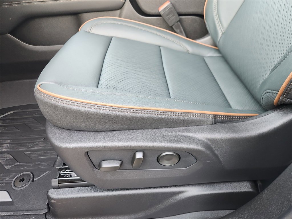 New 2026 GMC Yukon XL AT4 image 16