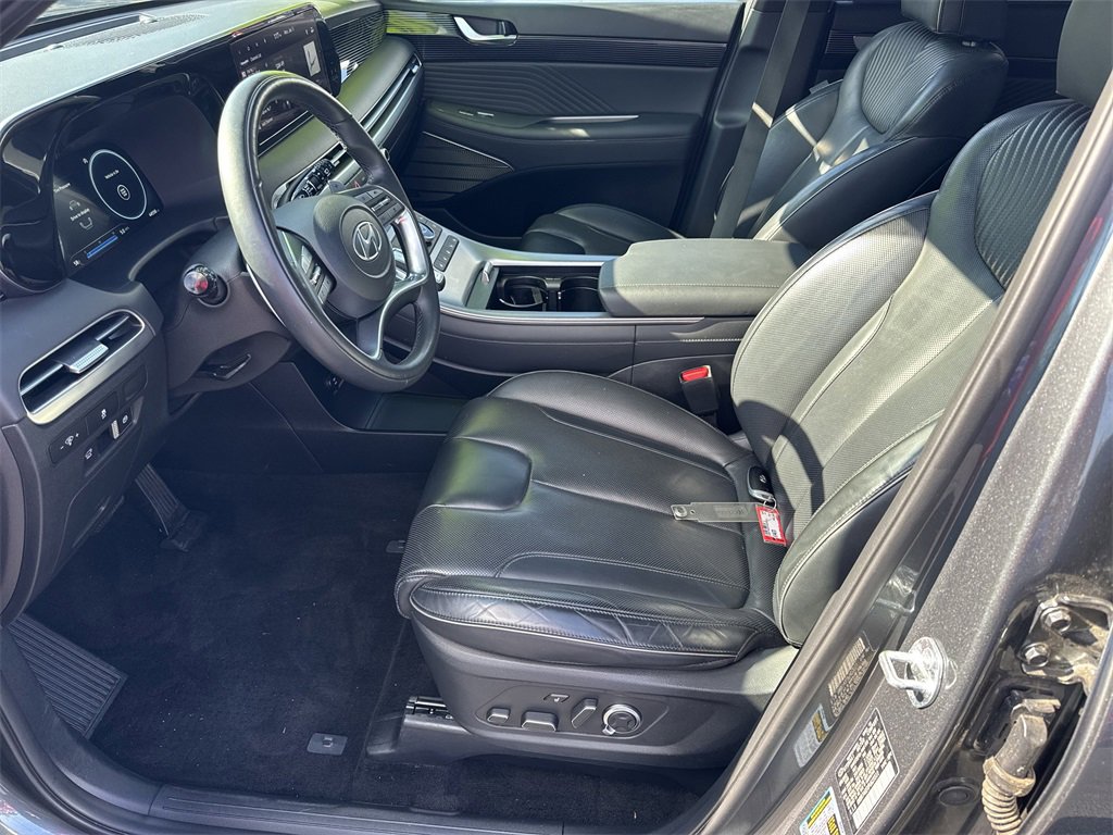 Used 2023 Hyundai Palisade Calligraphy image 9