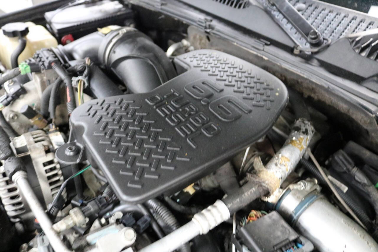 Used 2006 GMC Sierra 2500 SLT w/ Heavy-Duty Power Package image 66