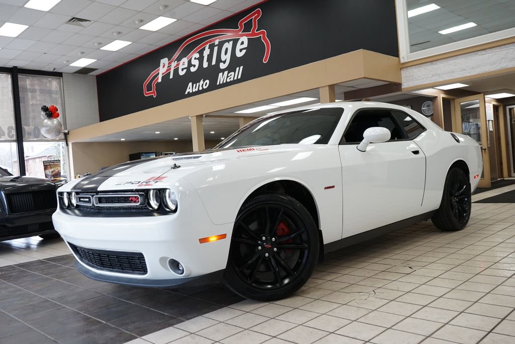 Used 2018 Dodge Challenger R/T w/ Blacktop Package image 20