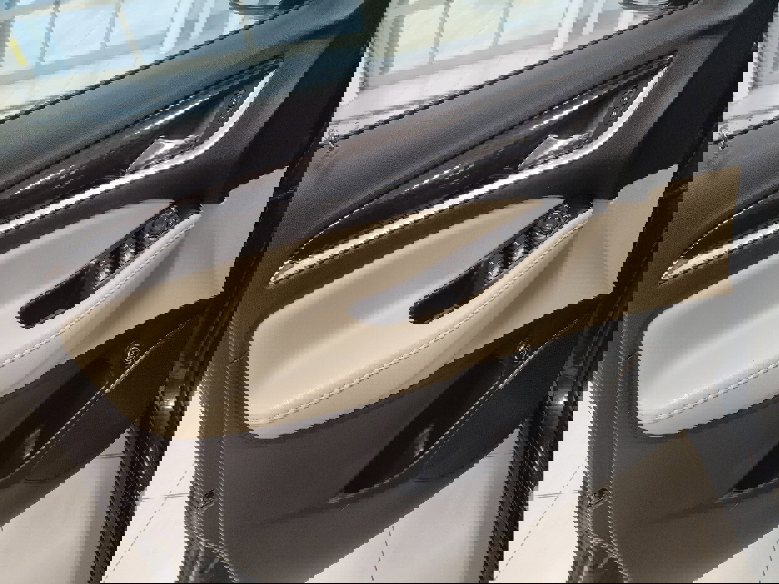 Used 2019 Buick Enclave Essence AWD/4WD image 10