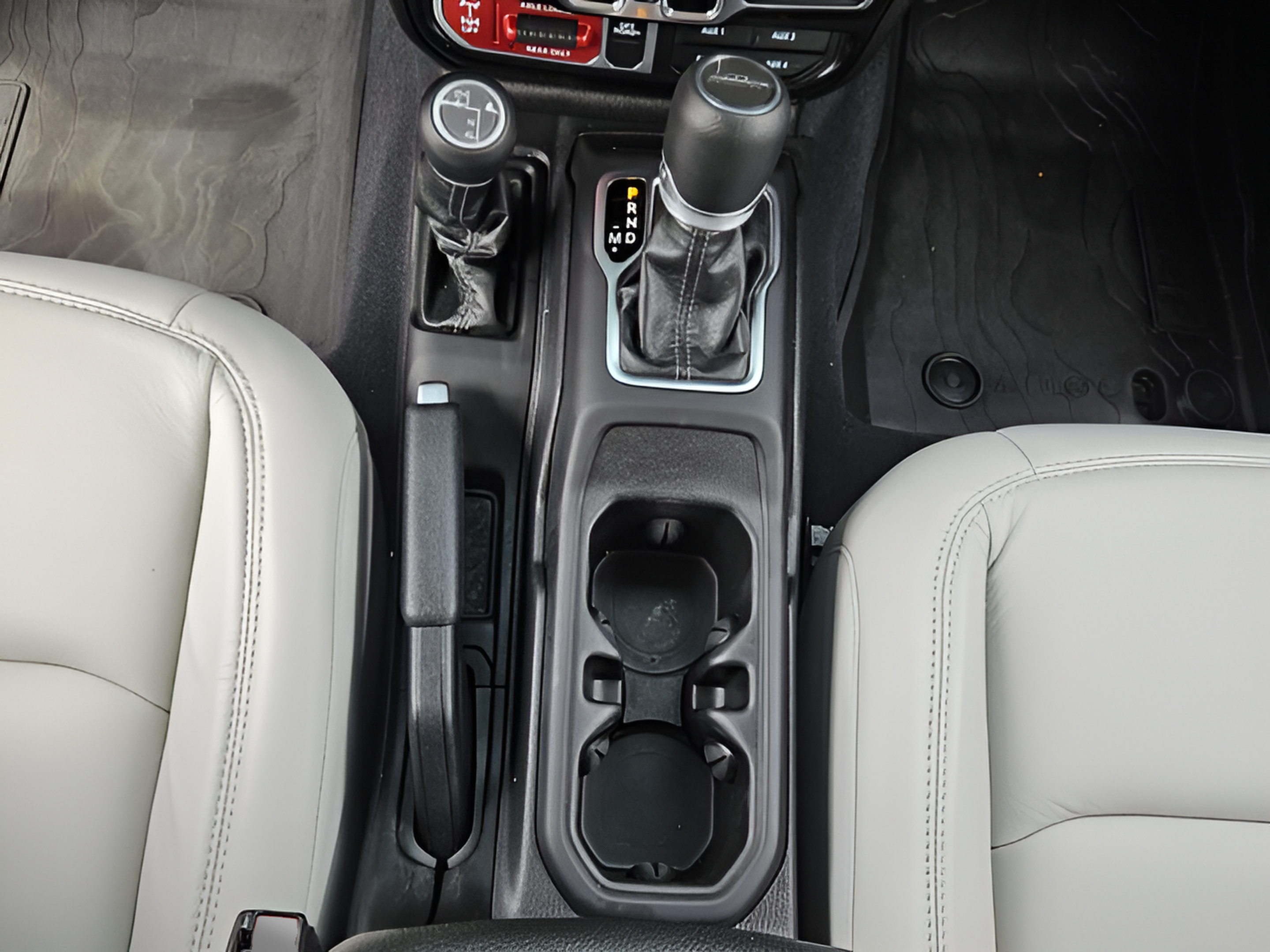 Used 2024 Jeep Gladiator Sport AWD/4WD image 15