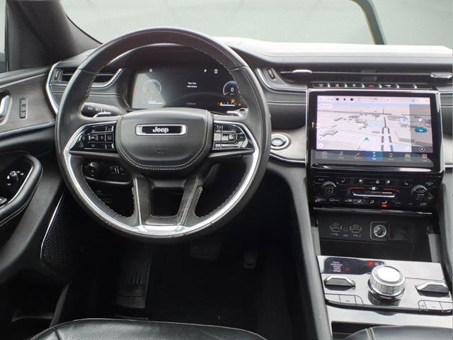 Used 2023 Jeep Grand Cherokee Overland image 11