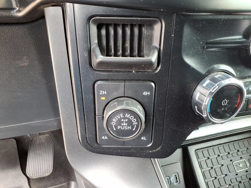 Used 2024 Ford F150 Lariat w/ Equipment Group 502A High AWD/4WD image 31